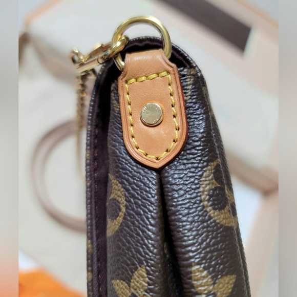 Louis Vuitton Favorite MM - Picture 8 of 14